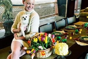 Katherine Heigl punktet beim Oster-Brunch mit Blumen und Kuchen - Sie mit unnützem Wissen