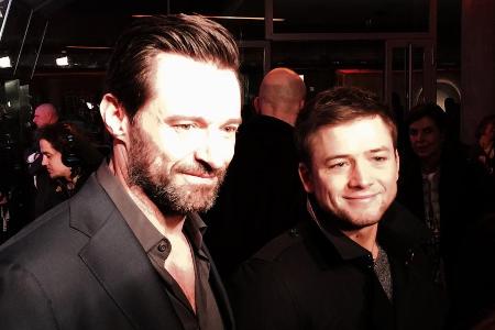 Hugh Jackman (l.) und Taron Egerton bei der 