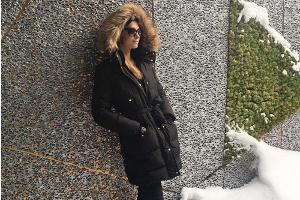 Von wegen Winterjacken zerstören das Outfit - es geht auch stylisch, wie Paris Hilton zeigt