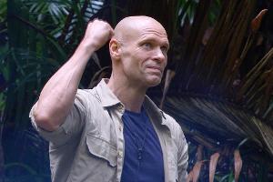 Thorsten Legat freut sich über seinen dritten Platz im Dschungelcamp