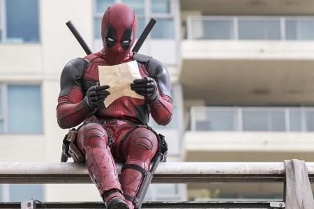 Deadpool (Ryan Reynolds) sorgt im Februar für Lacher und Blutvergießen
