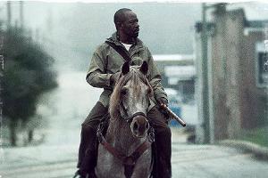 Lennie James alias Morgan darf sich in den neuen "Walking Dead"-Folgen als Reiter versuchen
