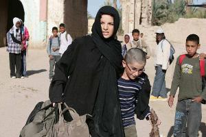 "Die Frau des Schläfers": Karla (Yvonne Catterfeld) beschließt, ihren Sohn aus dem Sudan zurückzuholen