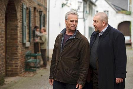 Die Kommissare Max Ballauf (Klaus J. Behrendt, l.) und Freddy Schenk (Dietmar Bär) haben keine leichte Aufgabe: sie müssen d...