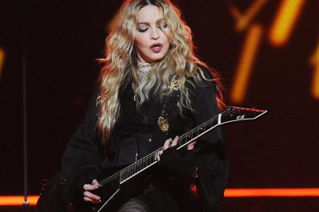 Madonna bei einem Auftritt in Prag