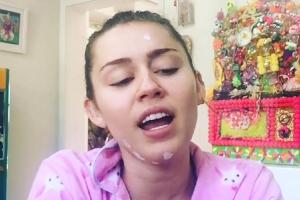 Rosa Pyjama statt nackter Haut: Miley Cyrus pflegt seit ihrer Versöhnung mit Liam Hemsworth einen neuen Style