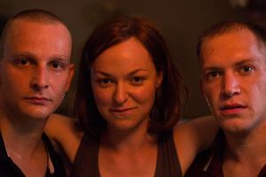 "Letzte Ausfahrt Gera - Acht Stunden mit Beate Zschäpe": Beate Zschäpe (Lisa Wagner) mit Uwe Mundlos (Kai Malina, l.) und Uw...