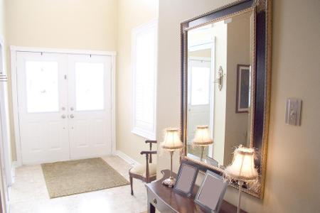 Ein großer Spiegel verschönert im Nu jeden Eingangsbereich. Außerdem kann man so vor dem Verlassen des Hauses noch einmal ei...