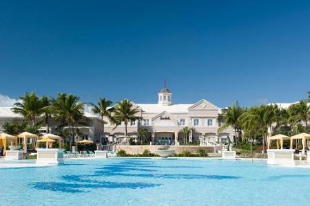 Beach-Resort mit Riesenpool: Sandals Emerald Bay