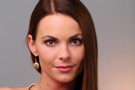 Denise aus Berlin und 21 weitere Kandidatinnen kämpfen um den 