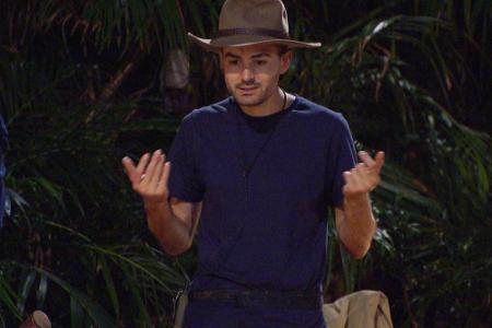 Menderes versucht verzweifelt, David Ortegas seinen Veganismus zu erklären