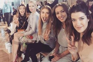 Die Front Row bei der Fashion Show von Marina Hoermanseder: Eva Padberg, Franziska Knuppe, Cathy Hummels, Namika und Marie N...