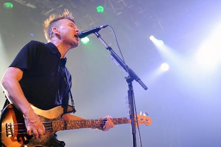 Mark Hoppus von Blink 182 während eines Live-Konzerts