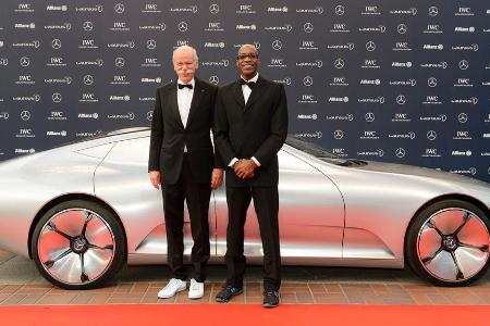 Fuhren im Mercedes-Futurecar vor: Daimler-Vorstand Dr. Dieter Zetsche und Laureus-Chairman Edwin Moses