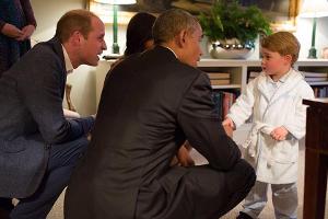 Präsident Obama (Mitte) trifft Prinz George (r.) - Papa William (l.) ist zum Glück auch dabei