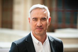 Von Roland Emmerich wird es wohl keinen Superhelden-Film geben