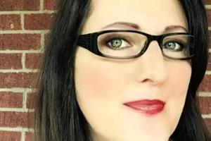 Alexandra Burt hat ihren ersten Roman geschrieben