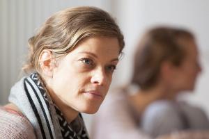 "Brief an mein Leben": Toni (Marie Bäumer) denkt in der Therapie über ihre Zukunft nach.