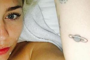 Miley Cyrus präsentiert auf Instagram ihr neues Tattoo
