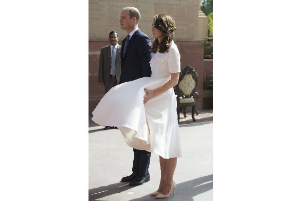 Herzogin Kates Kleid war offenbar immer noch nicht lang genug...