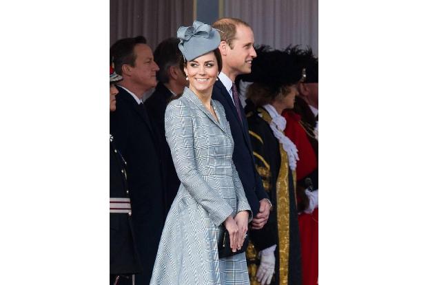 ...Queen zu diesem öffentlichen Fashion-Fehltritt sagt? Das Familienoberhaupt hat schon seit geraumer Zeit ein wachsames Aug...