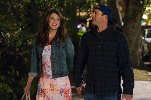 Alles beim Alten? Dieses Bild deutet den Beziehungsstatus von Lorelai (Lauren Graham) und Luke (Scott Patterson) an