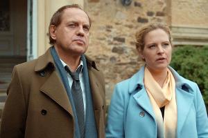 "Der Bulle und das Landei: Goldrausch": Wer bringt einen 95-jährigen um? Killmer (Uwe Ochsenknecht) und  Kati Biever (Diana ...