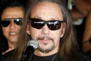 Ace Frehley erholt sich derzeit im Krankenhaus
