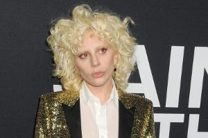 Wer hat Lady Gaga bei diesem Look nur beraten?