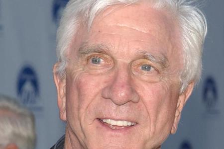 Leslie Nielsen bei einer Filmpremiere