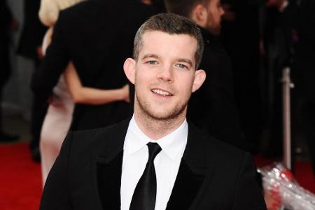 Russell Tovey macht auch ohne Anzug eine gute Figur