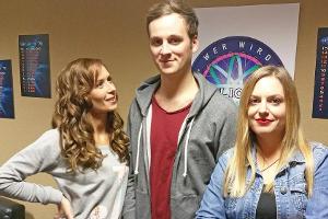 Leon Windscheid mit den Kandidatinnen Jeannette Hustedt (l.) und Kristina Deininger