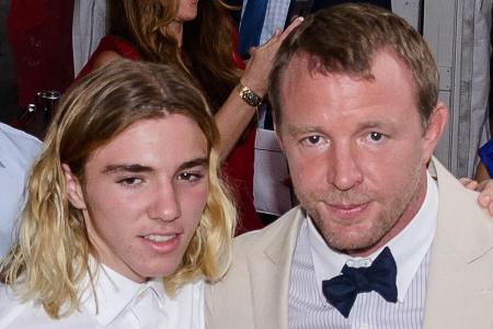 Wenig vertrauenswürdiges Duo? Madonna will Sohn Rocco (li.) und ihren Ex Guy Ritchie im Auge behalten