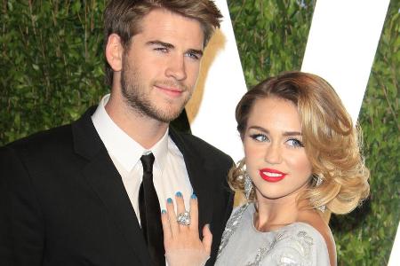 Liam Hemsworth und Miley Cyrus 2012 bei der Vanity Fair Oscar Party: Im selben Jahr macht er ihr einen Heiratsantrag