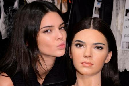 Kendall Jenner mit ihrer Wachsfigur