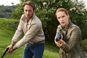 "Der Bozen-Krimi: Das fünfte Gebot": Kommissarin Sonja Schwarz (Chiara Schoras) und Kollege Jonas Kerschbaumer (Gabriel Raab...