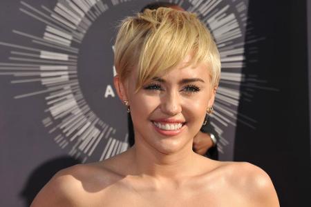 Eine offizielle Bestätigung für das Liebescomeback zwischen Miley Cyrus und Liam Hemsworth gibt es immer noch nicht. Doch di...