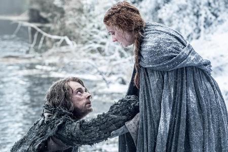 Theon Graufreud (Alfie Allen) und Sansa Stark (Sophie Turner)