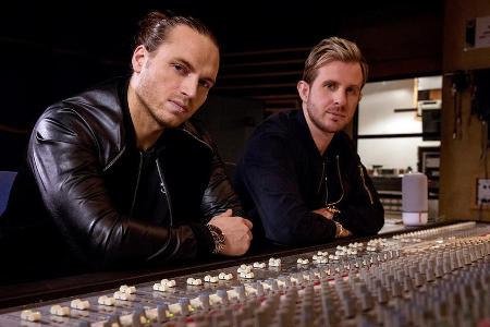 Wissen mit den Knöpfen und Reglern gut umzugehen: Joe Lenzi (l.) und Cameron Edwards von Sigma