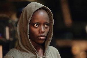 Florence Kasumba spielt Lela, die aus Nigeria nach Deutschland gekommen ist