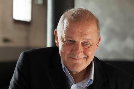 Georg Wilsberg ist auf der Suche nach seiner Kollegin Anna Springer