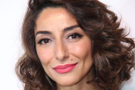 Necar Zadegan nimmt Trump mit Humor und setzt auf die Demokraten