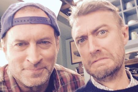 Auch Sean Gunn alias Kirk schnappte sich Scott Patterson in Luke's Diner für ein Selfie. Ob Kirk alle Bewohner nach wie vor ...