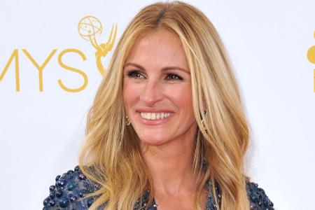 Blond? Ein ungewöhnlicher Look für die dreifache Mutter und Ehefrau von Danny Moder. Julia Roberts kann mit diesem Lächeln a...