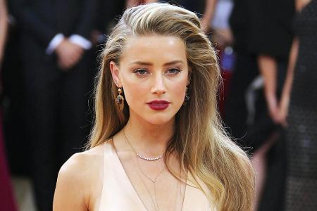Natural Shading: Schauspielerin Amber Heard (30) sorgt mit natürlichen Blondeffekten für einen lässigen Look - auch auf dem ...