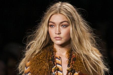 Caramel Bronde: Model Gigi Hadid (21) hat den angesagten Haartrend schon länger für sich entdeckt, doch 2016 startet der Mix...