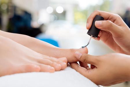 Außerdem sind auch im Winter Pediküre und rasierte Beine ein Muss. Selbst, wenn es niemand sieht!