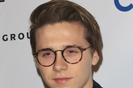 Auch sein älterer Bruder Brooklyn machte bereits als Model von sich reden. Der 17-Jährige sorgte aber zuletzt mit seinem Lie...