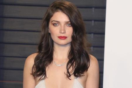 Mit U2-Frontman Bono als Vater wäre eine Musik-Karriere die logische Konsequenz gewesen. Doch Eve Hewson (24) setzt auf die ...