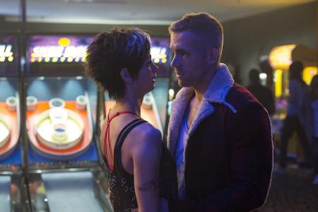 Bei seiner Freundin zeigt er sich dagegen deutlich handzahmer.